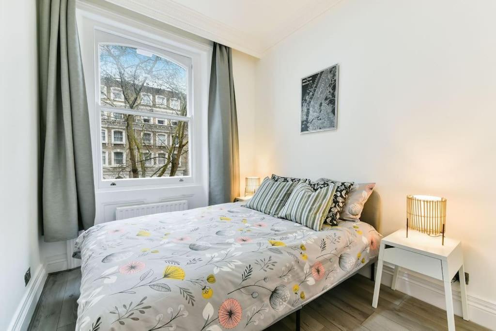 Knightsbridge Stylish Two Bedroom Apartment ロンドン エクステリア 写真